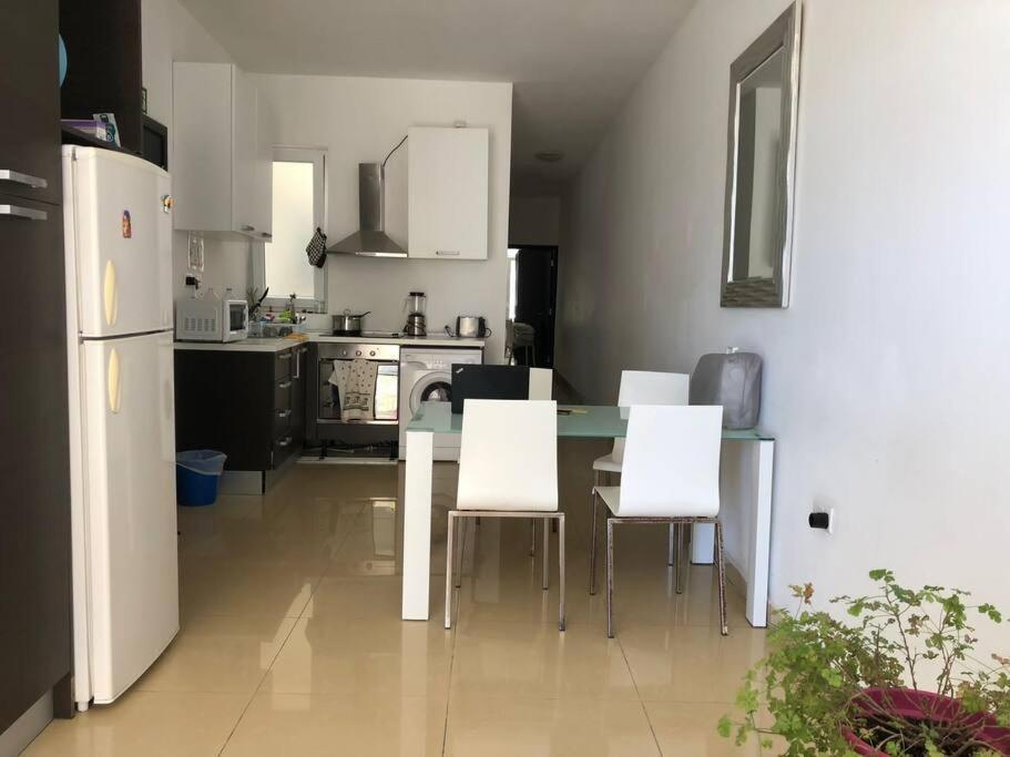 Well Located 2 Bedroom Flat In St.Julians Saint Julian's Bagian luar foto